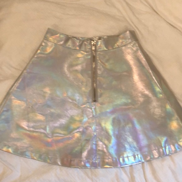 Holographic mini Skirt - Picture 2 of 3